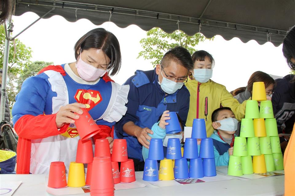 04月份鎮政活動剪影1110403親子同樂遊春光 